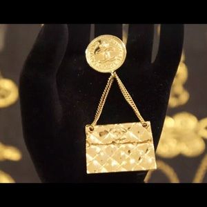 New Vintage Handbag Brooch repurposing by Chanel